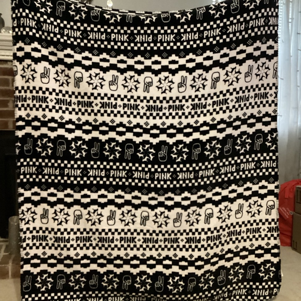 PINK Victoria’s Secret Sherpa Blanket - Picture 2 of 4